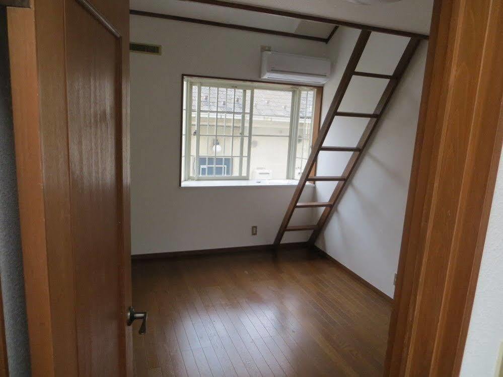 Hotel Broadway Nakano Sharehouse 2*
